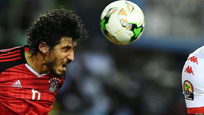 Faker迎来七赛季出色发挥，湖人观众热烈欢呼！-开云体育